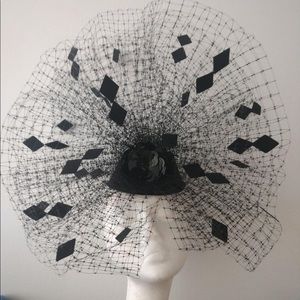 Custom made Arturo Rios fascinator/cocktail hat